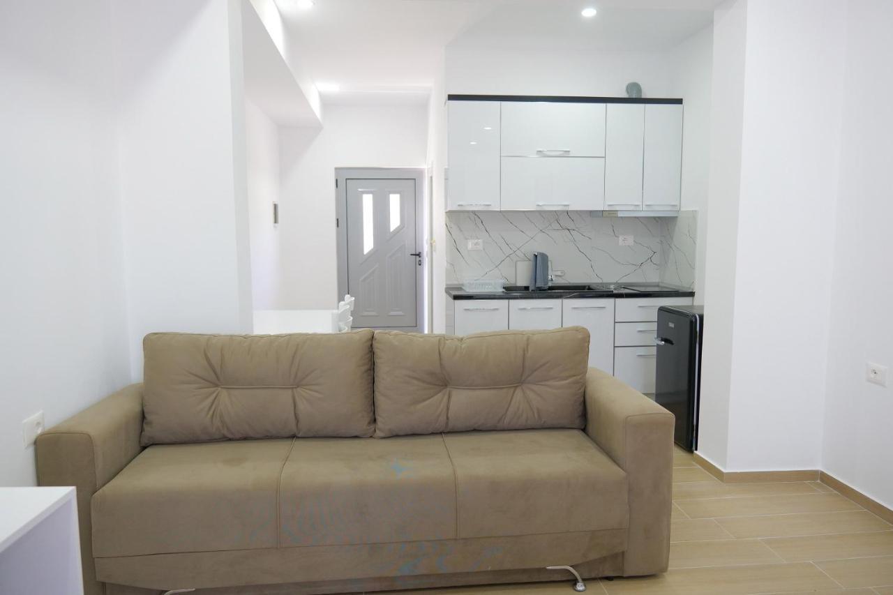 Iljo Apartments Ksamil Bagian luar foto