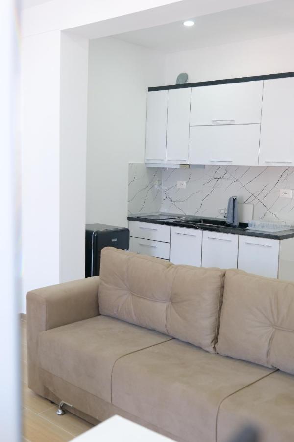 Iljo Apartments Ksamil Bagian luar foto