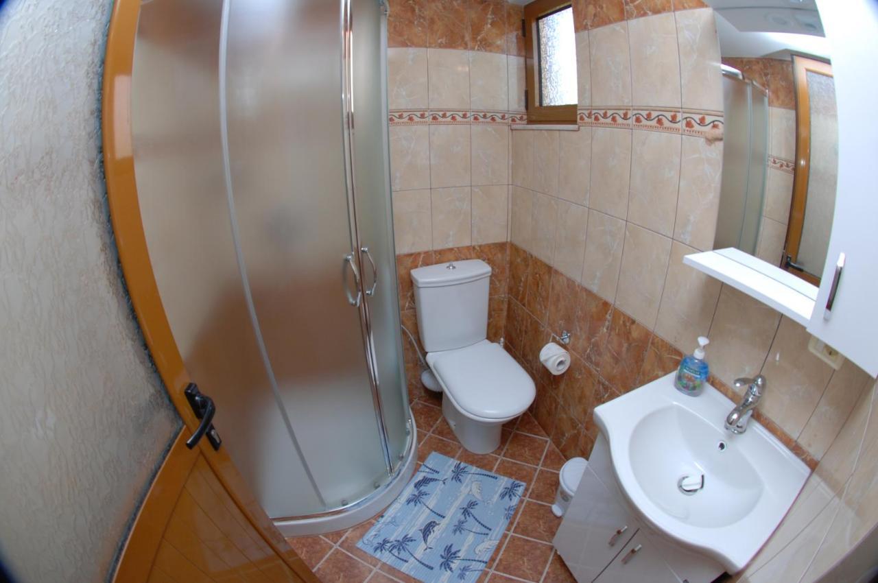 Iljo Apartments Ksamil Bagian luar foto